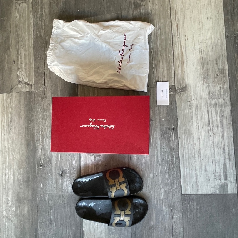 Salvatore Ferragamo Groove Pool Slides